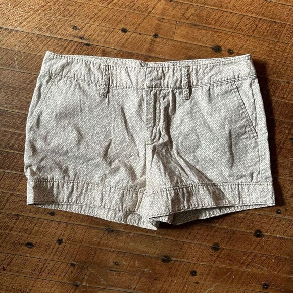 Gap tan floral flat front size 6 chino preppy vacationcore shorts - Picture 1 of 3